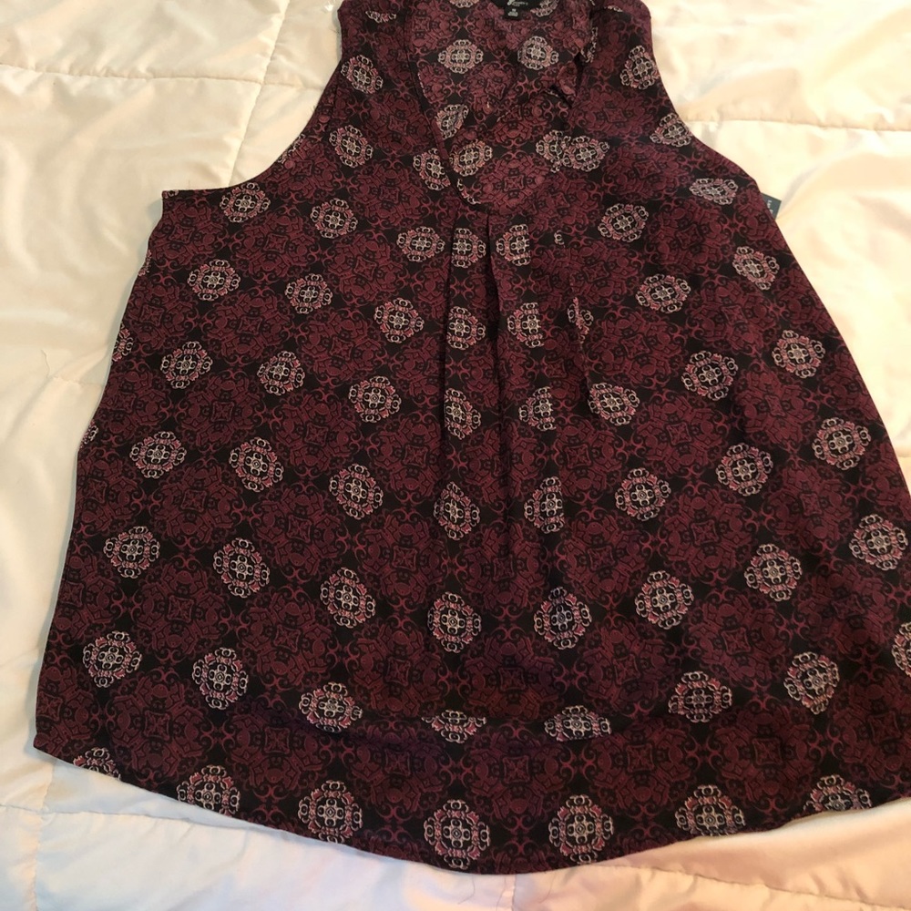 Sleeveless shirt